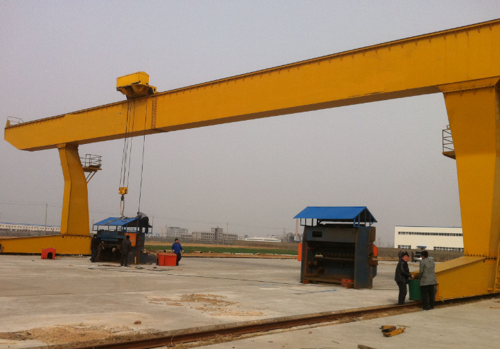 L型門式起重機(jī) L型門式起重機(jī)