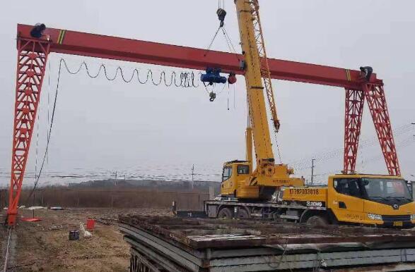 龍門吊安裝現場 龍門吊安裝現場