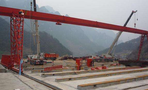 福建地區(qū)門式起重機安裝現(xiàn)場 福建地區(qū)門式起重機安裝現(xiàn)場